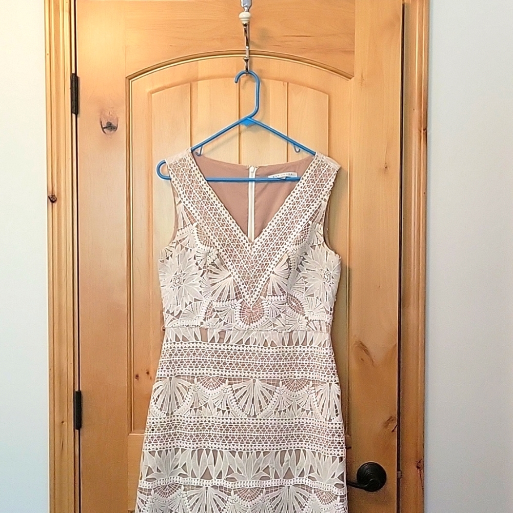 Kay Unger New York Dress